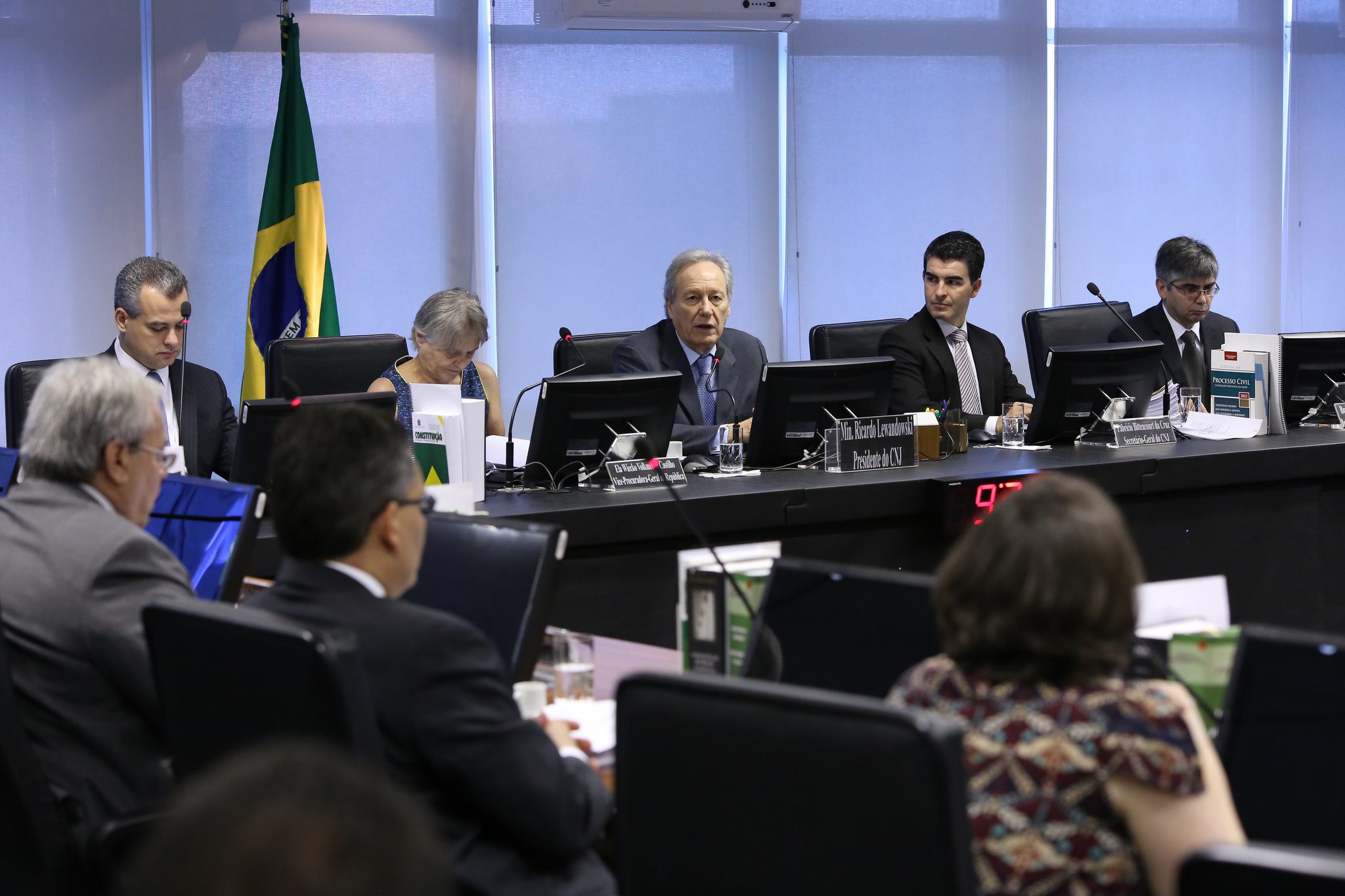 Improbidade e corrupção em ritmo lento nos Estados