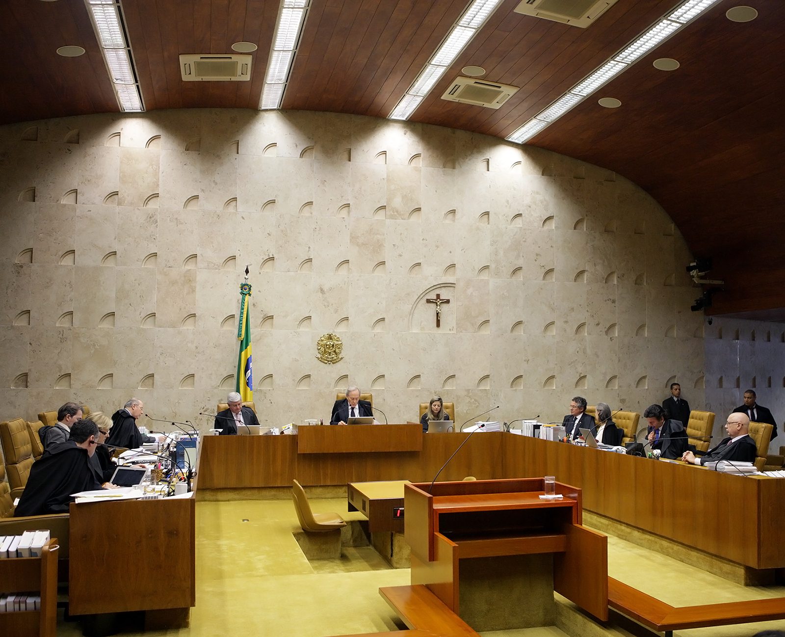 STF limita tutela coletiva de direitos