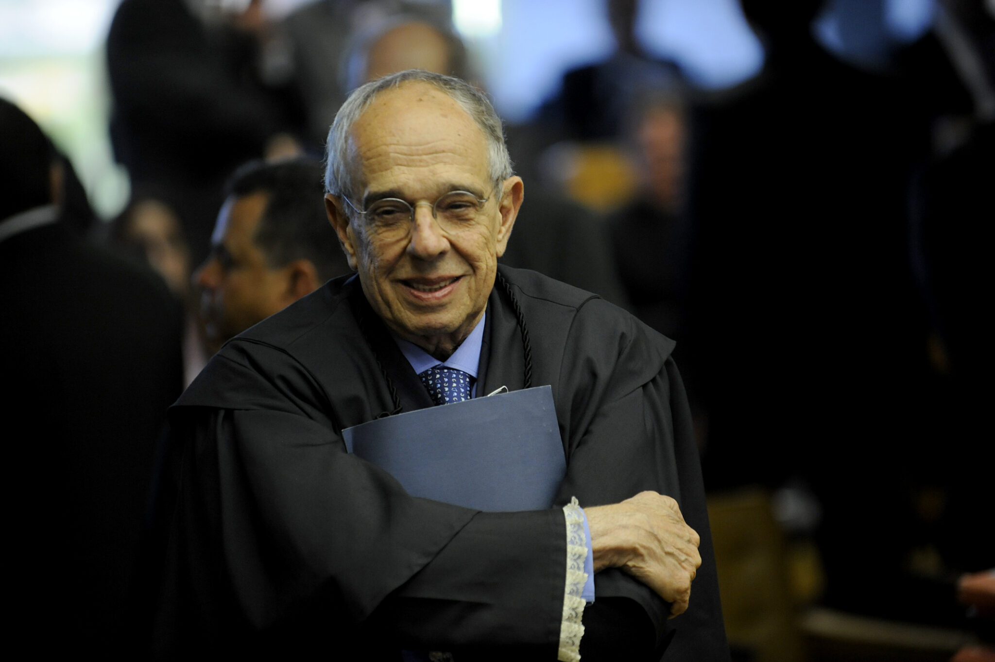 Aos filhos de Marcio Thomaz Bastos