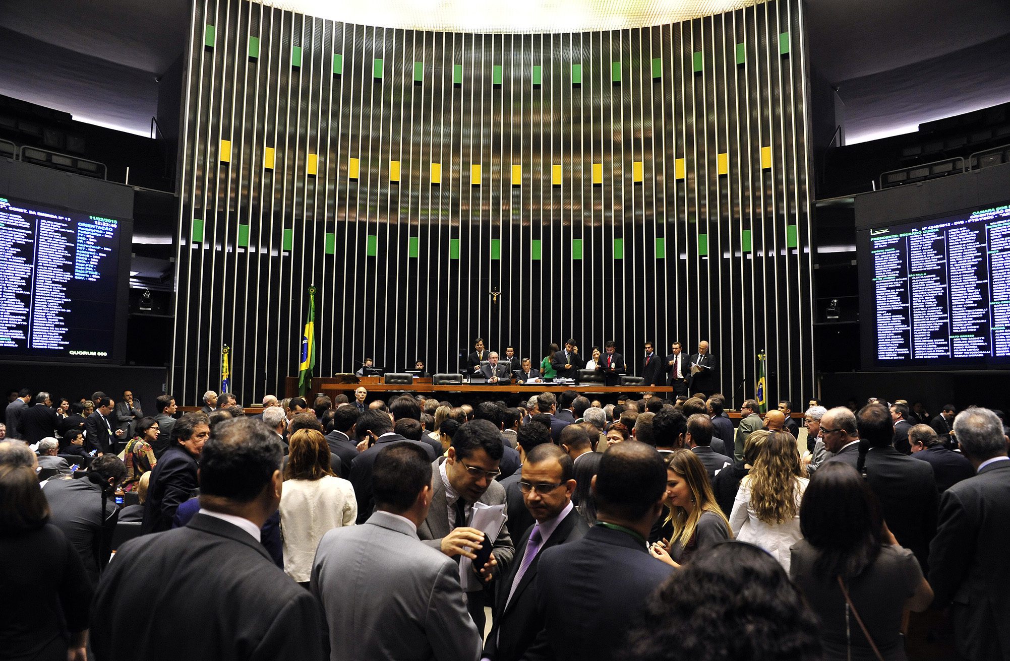 PEC da Bengala opõe magistrados e base do governo