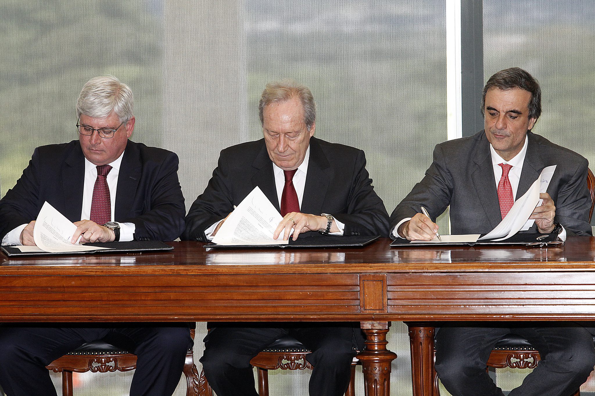 CNJ firma acordo anticorrupção com governo e OAB