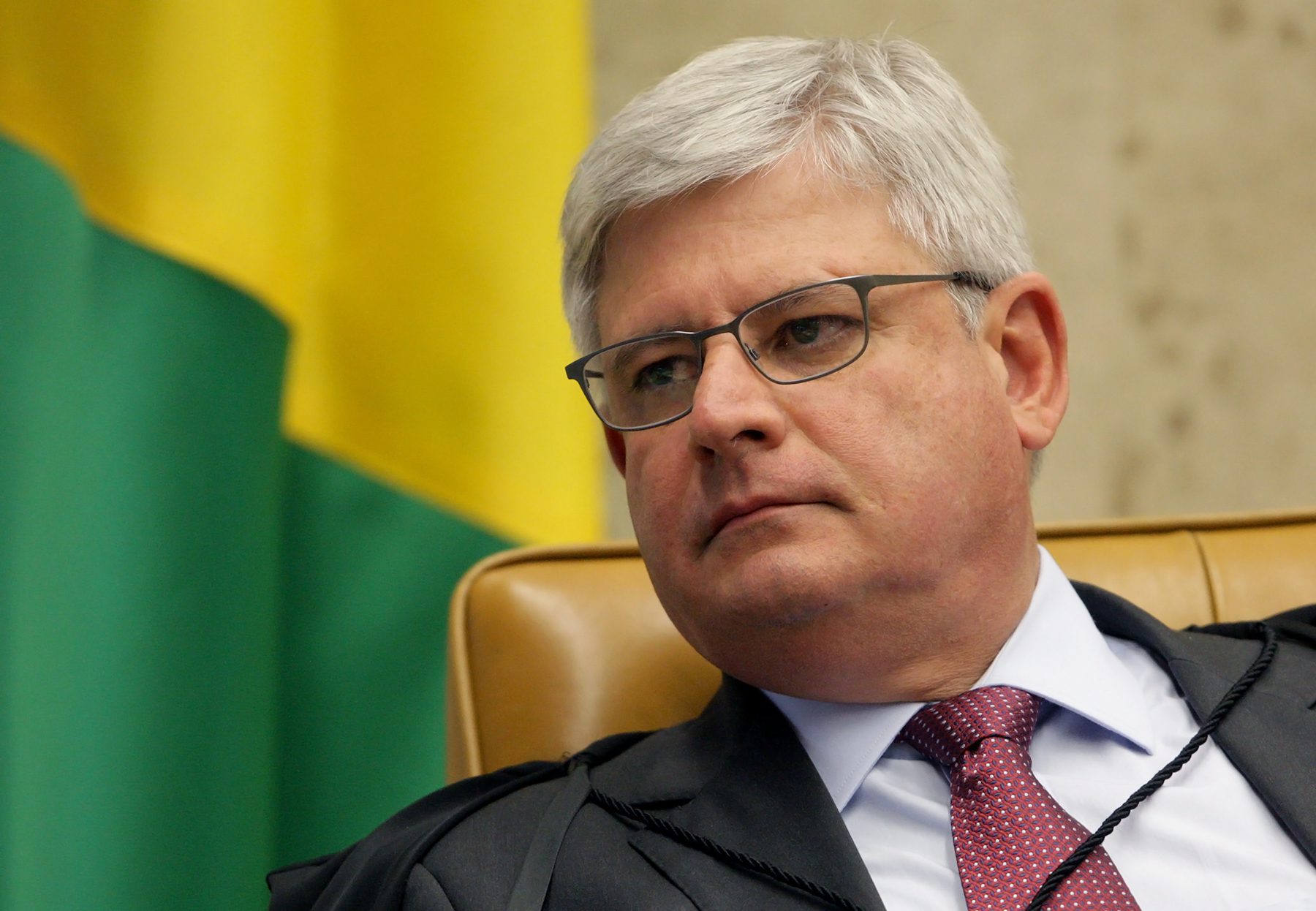 Em reação a deputados, Janot promete punição na Lava Jato
