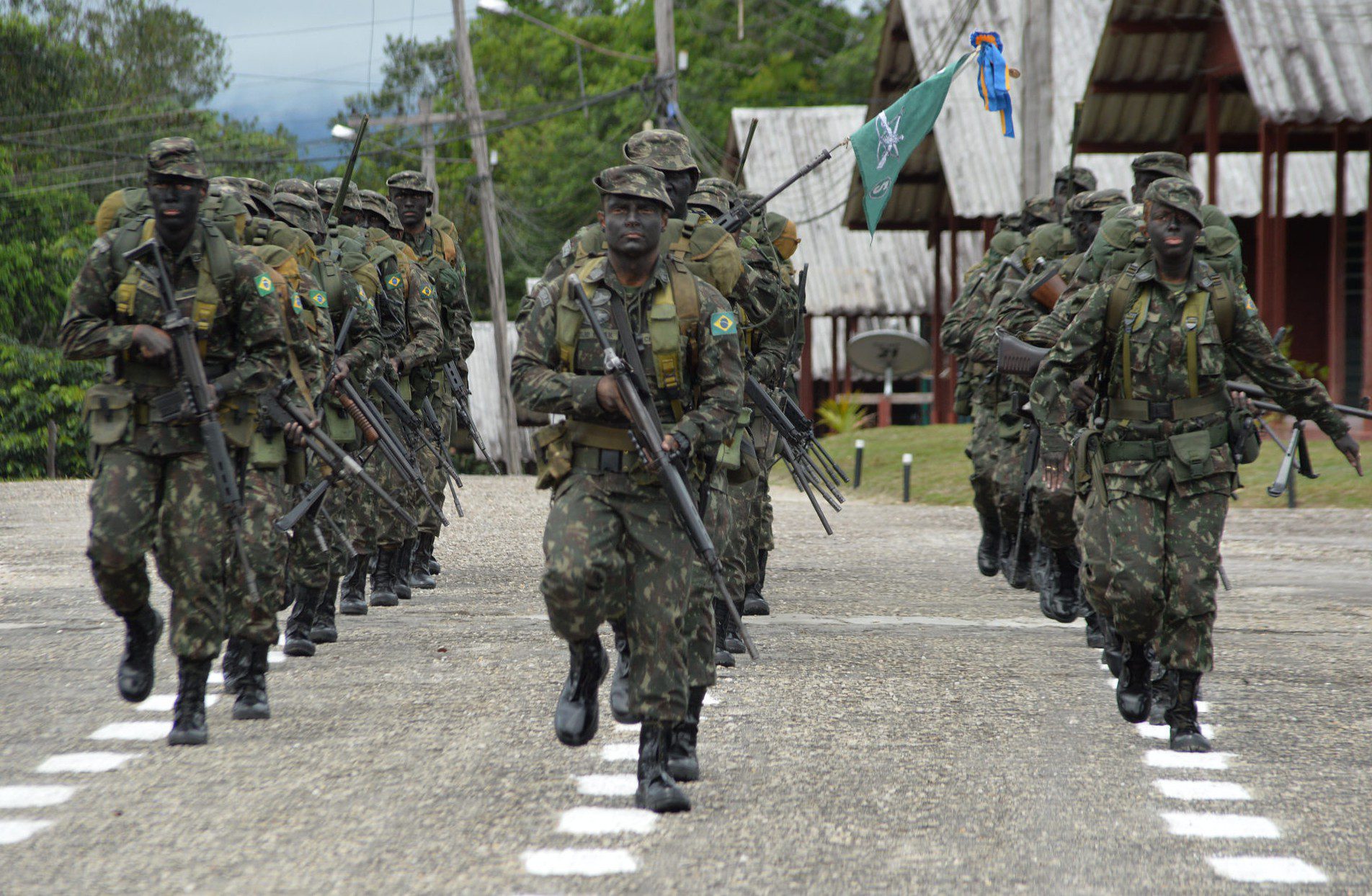 Exército não pode discriminar baixos e banguelas, decide TRF1