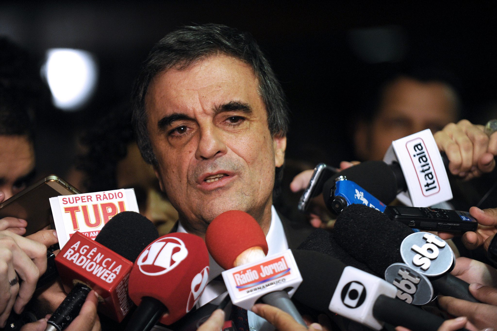 Dilma monta estratégia para evitar rejeição de Fachin pelo Senado