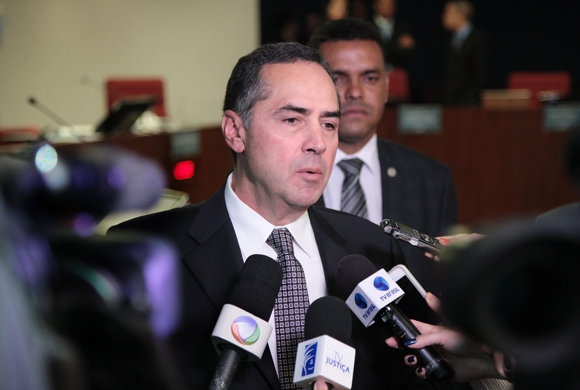 STF abre inquérito contra senador José Agripino