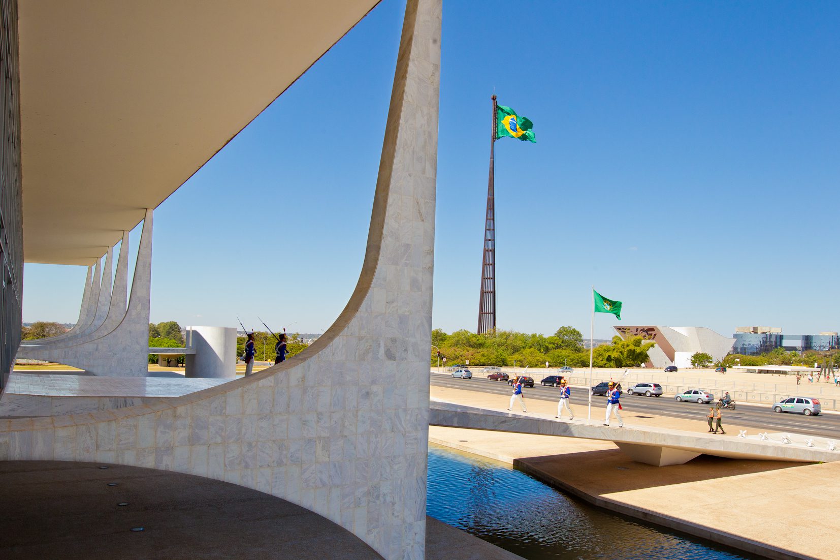 Negro, vermelho e verde – atualidades da fiscalidade brasileira