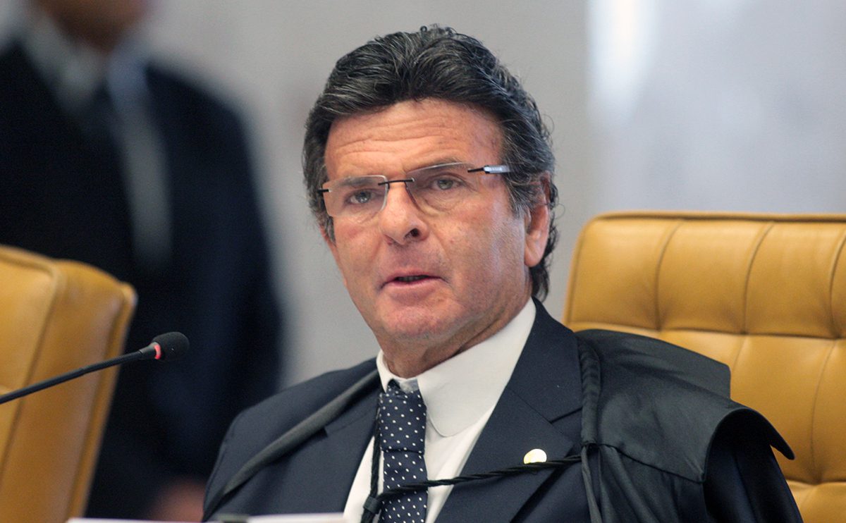 Edital de concurso público não pode proibir tatuagem, decide STF