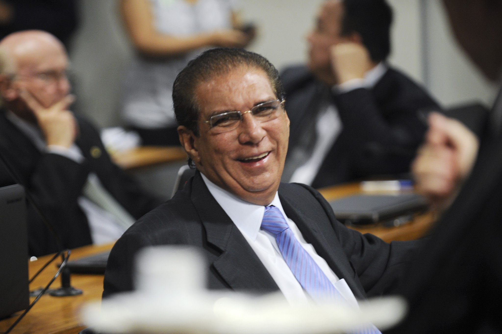 Jader Barbalho se livra de mais uma