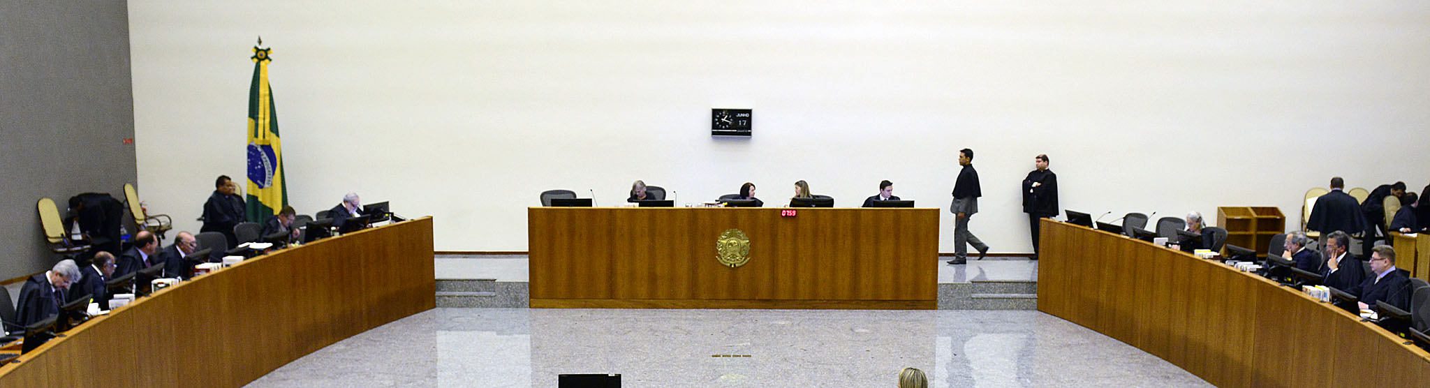 STJ abre ação penal contra desembargador do TJAP