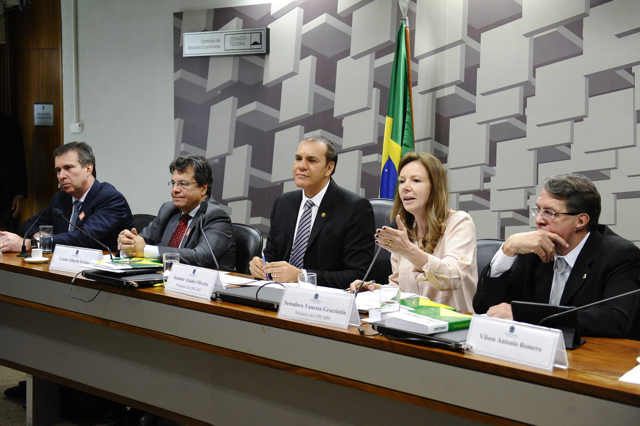 Depois da Zelotes, senadores vão propor concurso público para o Carf