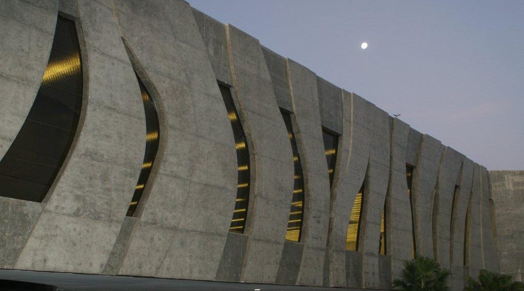 STJ adia julgamentos tributários