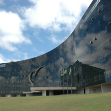TST mantém multa de R$ 2 milhões por concorrência desleal