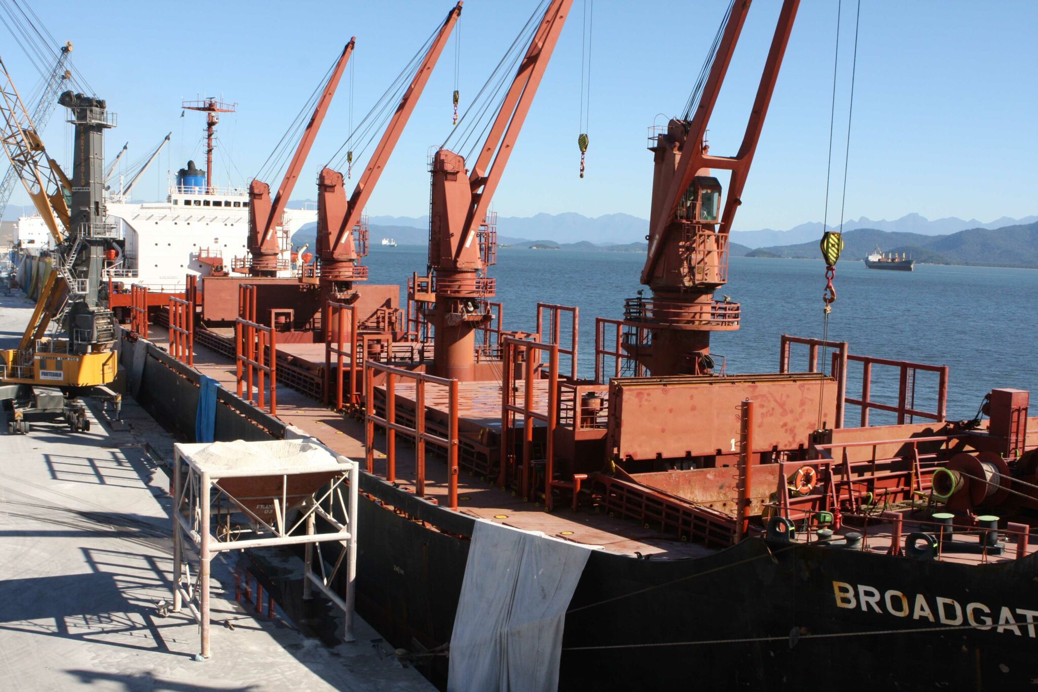 TRF4 derruba aumento de 400% em taxa do Siscomex