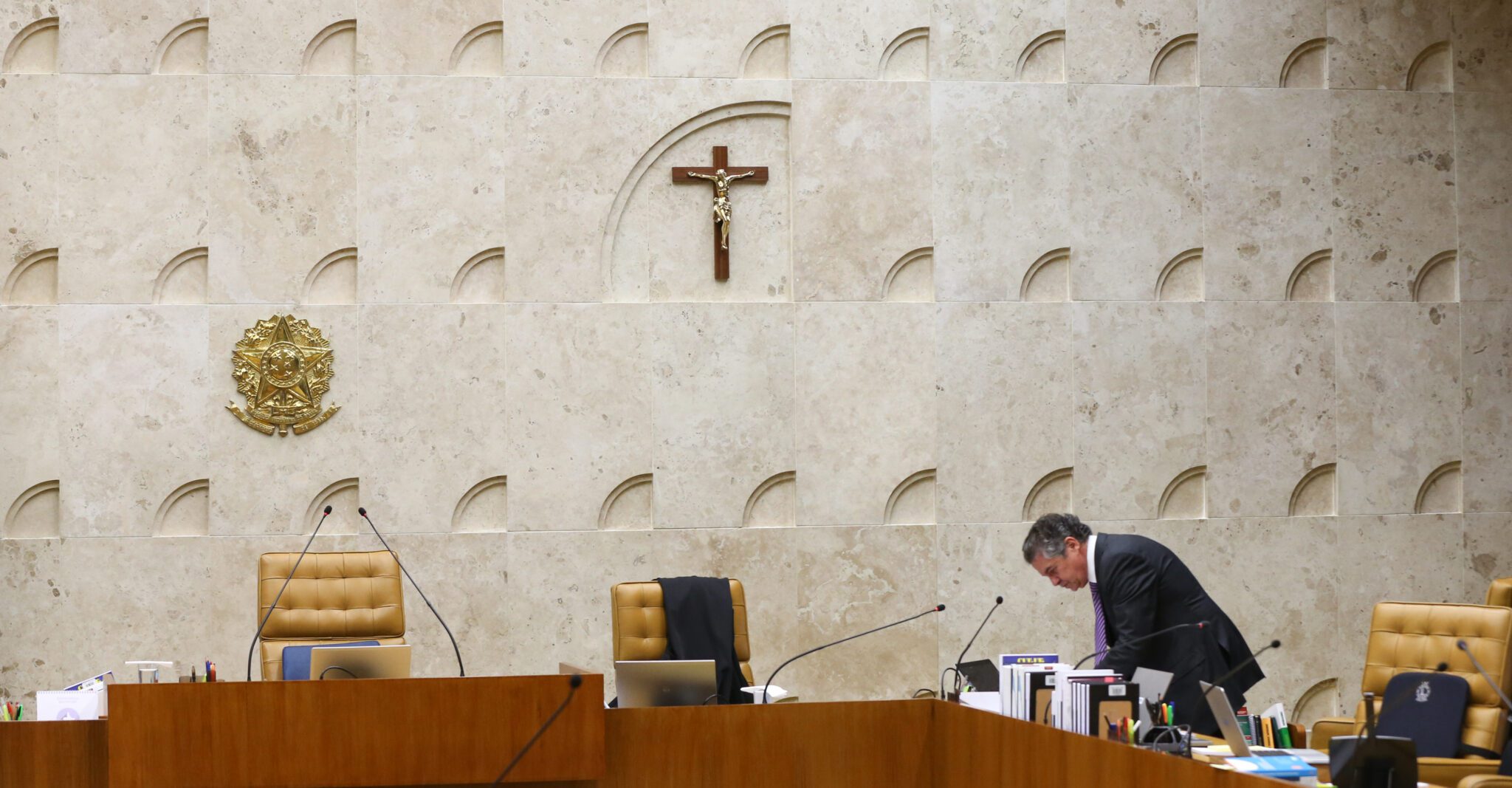 O crime de hermenêutica e a improbidade administrativa
