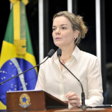 PGR manda arquivar notícia de fato contra entrevista de Gleisi à Al Jazeera