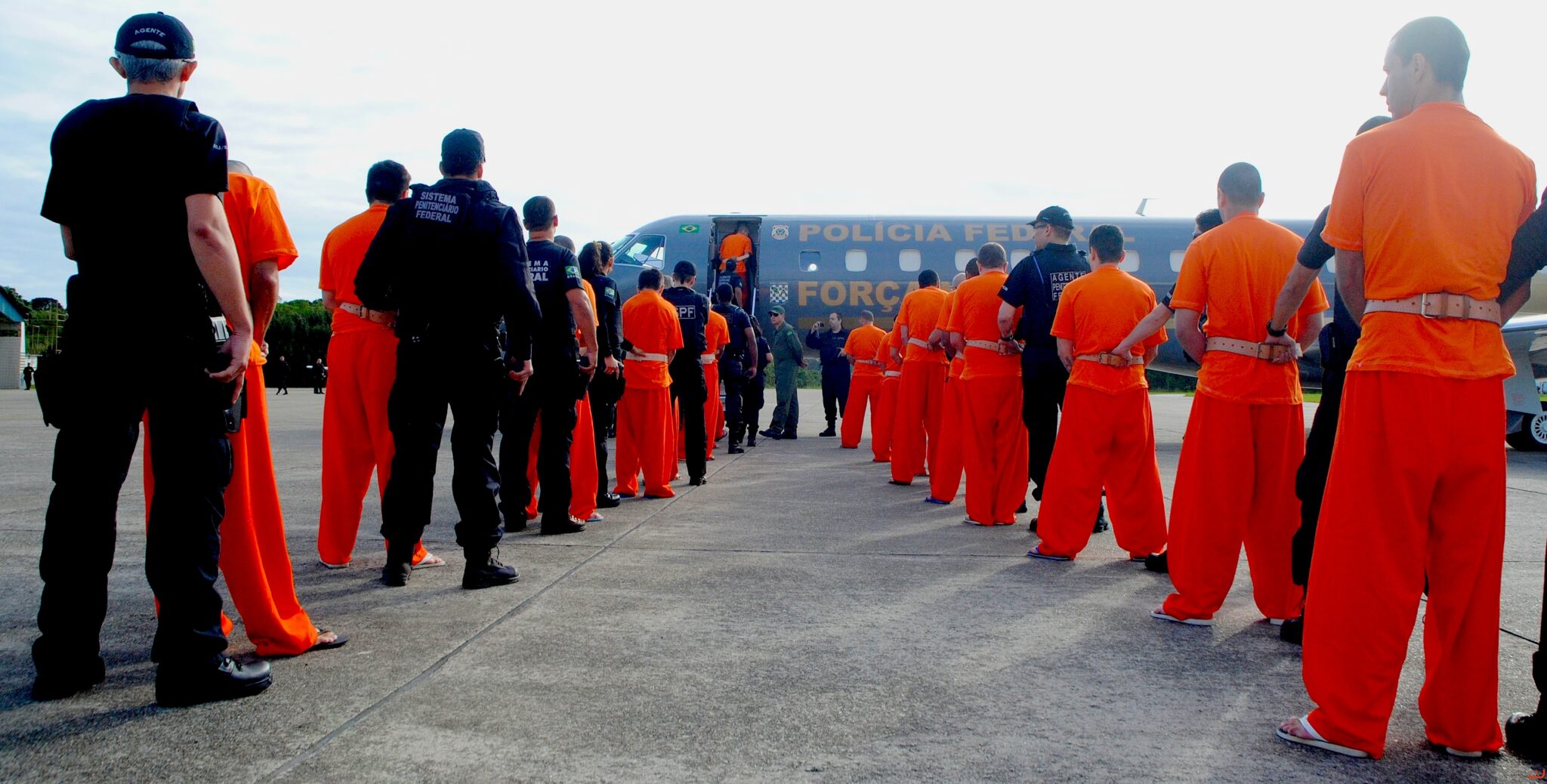 População carcerária do Brasil é masculina, jovem e negra