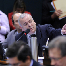 Deputados preparam ofensiva para impedir que STF interfira em CPIs