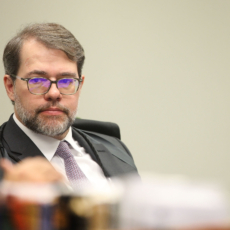Por que o STF abre mão de defender a liberdade de imprensa?