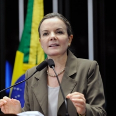 Gleisi Hoffmann e Paulo Bernardo são indiciados pela Polícia Federal
