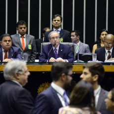 Câmara retira abertura de planejamento tributário da MP 685