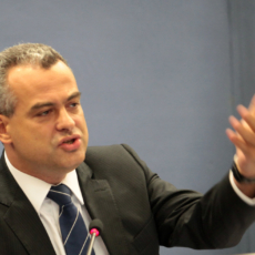 Se impeachment não é impessoal, STF deve afastar quem o conduz, diz advogado do PC do B