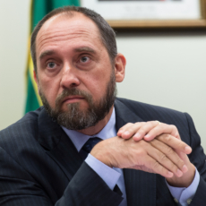 AGU tenta acabar com recursos automáticos do Executivo