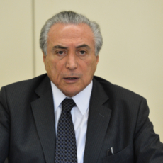 Estratégia do PMDB para abandonar Dilma prevê carta de vice, saída de ministro e entrega de cargos