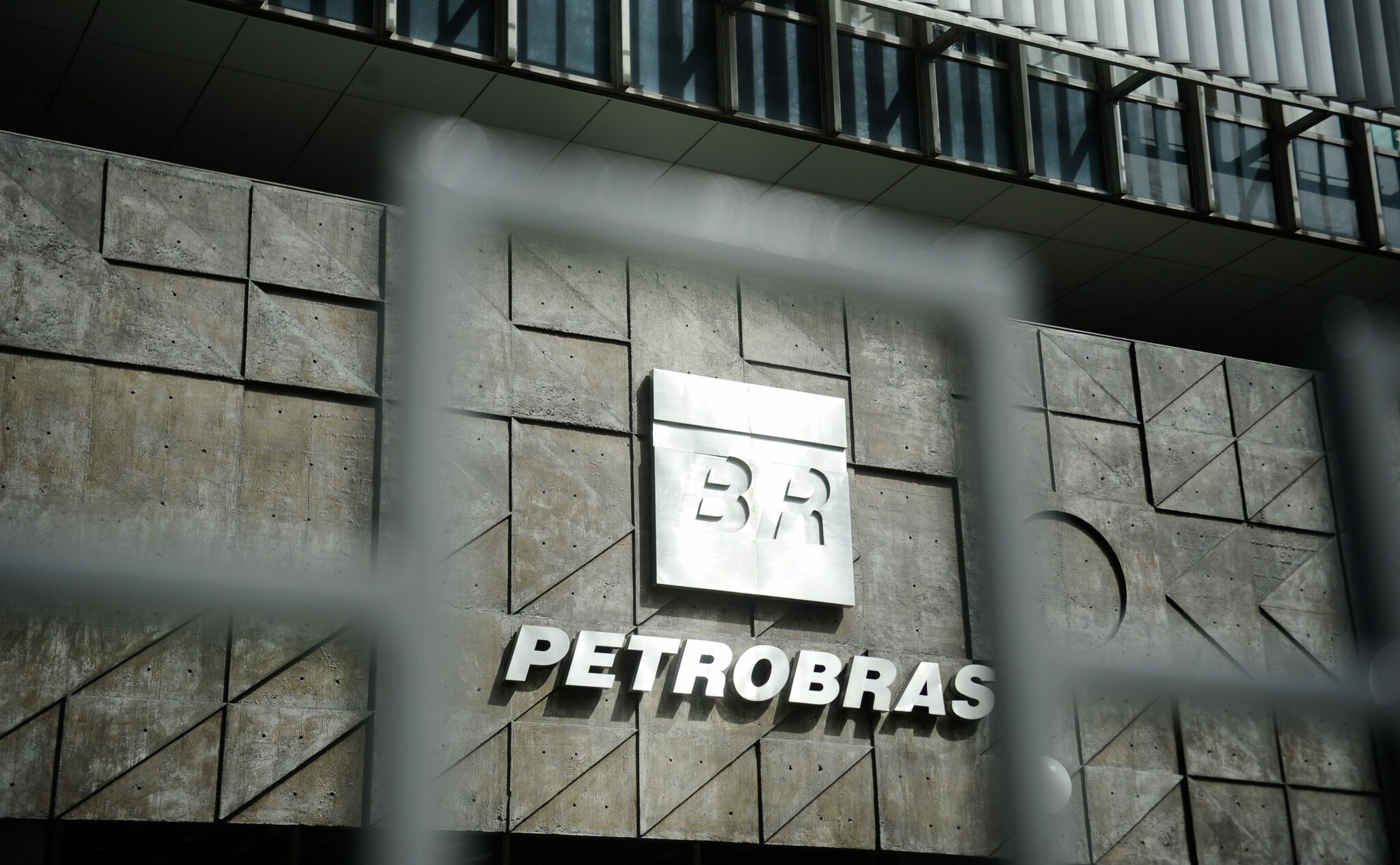 MP quer esclarecimentos da Petrobras sobre queda no valor das ações