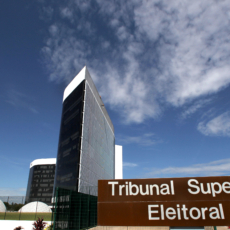 Notas sobre o gerenciamento de demandas eleitorais com idêntica causa de pedir
