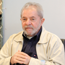 Lula desiste de pedido ao STF para suspender prisão e inelegibilidade