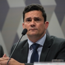 Moro e advogados de Lula voltam a bater boca