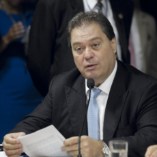 Moro manda ao STF quebras de sigilos do ex-senador Gim Argello na Lava Jato