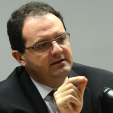 Barbosa diz a Lewandowski que decisão sobre dívida de estados pode criar precedente perigoso