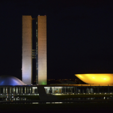 Menos Reformas, Mais Constituição