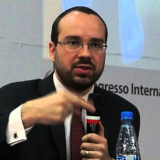 Judiciário é a saída para acabar com disputa de Estados e municípios pela taxação das teles, diz tributarista