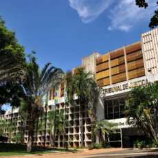 Justiça de Goiás suspende aposentadoria da primeira-dama do estado