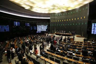 Pesquisa JOTA: quase 80% dos deputados são favoráveis à regulamentação do lobby
