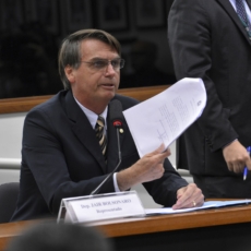 Deputado do PT aciona TSE para impedir veiculação de entrevista de Bolsonaro
