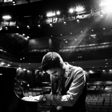 Vijay Iyer é reeleito músico do ano no referendo da Downbeat