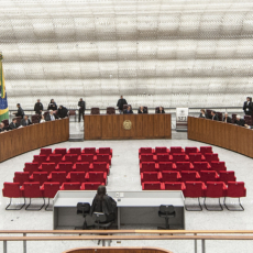Quatro ministros do STJ são investigados pelo Supremo