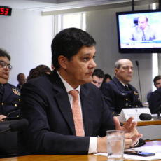 Relator anuncia voto contra reajuste de ministros do STF