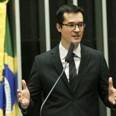 Simpósio debate aspectos da defesa do consumidor em Campinas