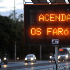 TRF1 autoriza multa a quem dirigir de dia nas rodovias federais com farol desligado