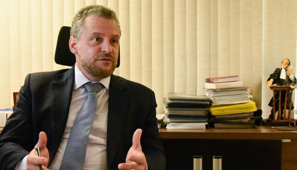 Critério objetivo para distinguir usuário e traficante reduziria prisões, diz De Vitto