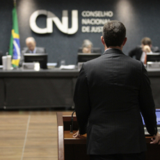 Desembargador do TJAP recebe pena de aposentadoria compulsória