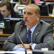 Ministro do STF avalia se licença de Onyx para Casa Civil influencia investigação