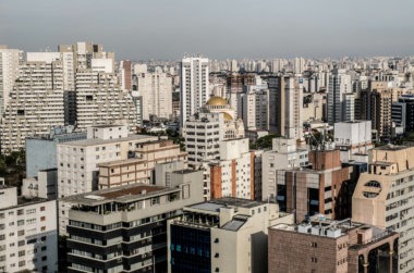 Condomínio não pode impedir proprietária de alugar apartamento por pouco tempo