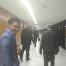 Gilberto Gil e Zezé di Camargo vão ao STJ defender direitos autorais