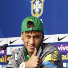 Carf reduz cobrança fiscal contra Neymar