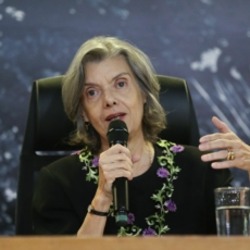 Cármen Lúcia e a defesa do voto obrigatório